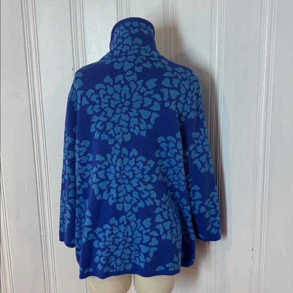ISAAC MIZRAHI Blue Floral Knit Cardigan Vest - Size 2X - Picture 3 of 9